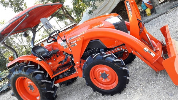 KUBOTA  L 4708 SP (4WD)  2 เพลา   สภาพใหม่สวยๆ   ชั่วโมงใช้   งานน้อย  สีเดิมทั้งคัน