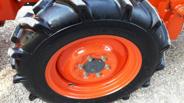 KUBOTA  L 4708 SP (4WD)  2 เพลา   สภาพใหม่สวยๆ   ชั่วโมงใช้   งานน้อย  สีเดิมทั้งคัน