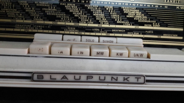 ขายวิทยุโบราณblaupunkt เยอรมันแท้สภาพสวย ๆ