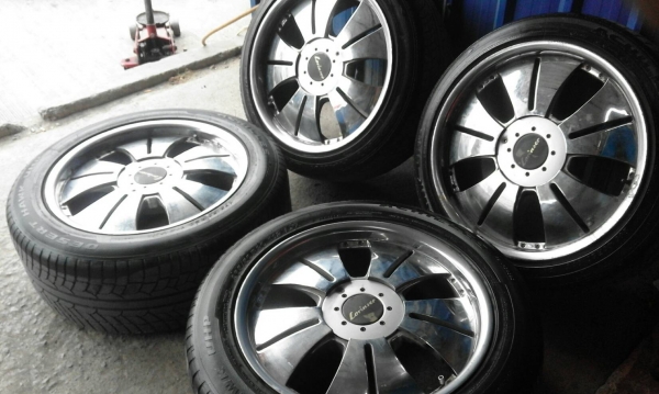 245/44R20 หน้า 265/50R20 หลัง ACHILLES  ปี13 ชุด 4 ล้อ tel. 081-427-3941
