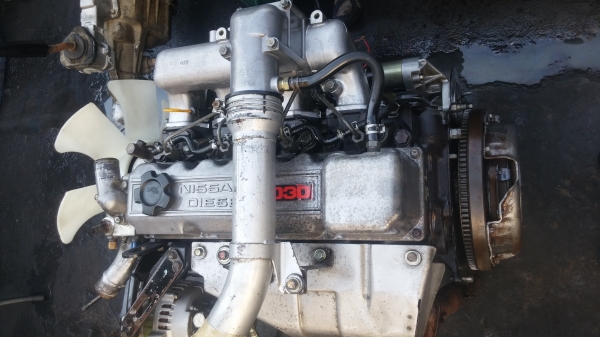 เครื่องยนต์ นิสสัน BD30 สวยๆไม่มีไอ