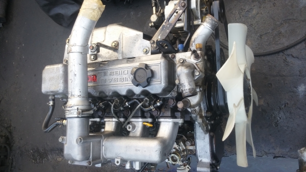 เครื่องยนต์ นิสสัน BD30 สวยๆไม่มีไอ