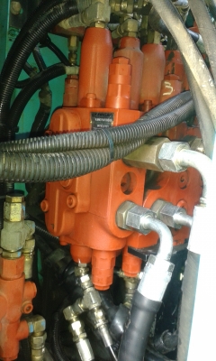 ต้องการขายรถขุดยี่ห้อ KOBELCO-SK130UR-1E รถนอกนำเข้าจากญี่ปุ่น ต้องการขายรถขุดยี่ห้อ KOBELCO-SK130UR-1E รถนอกนำเข้าจากญี่ปุ่น