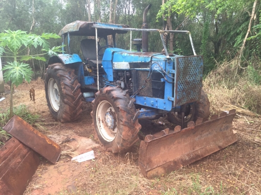 ขายรถไถ2เพลา FORD NEWHOLLAND 6640 สภาพพร้อมใช้งาน สนใจโทร 081-970-1072