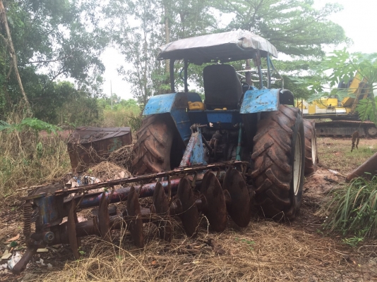 ขายรถไถ2เพลา FORD NEWHOLLAND 6640 สภาพพร้อมใช้งาน สนใจโทร 081-970-1072