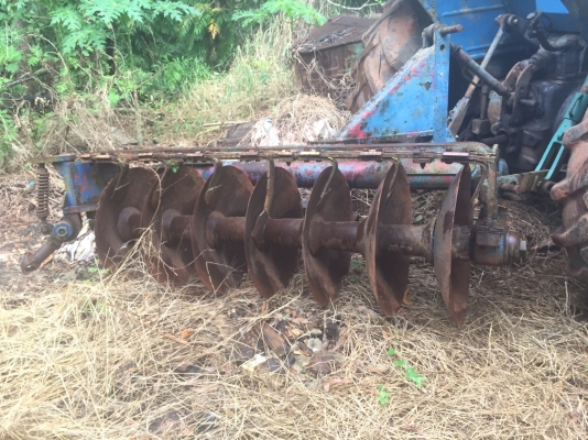 ขายรถไถ2เพลา FORD NEWHOLLAND 6640 สภาพพร้อมใช้งาน สนใจโทร 081-970-1072