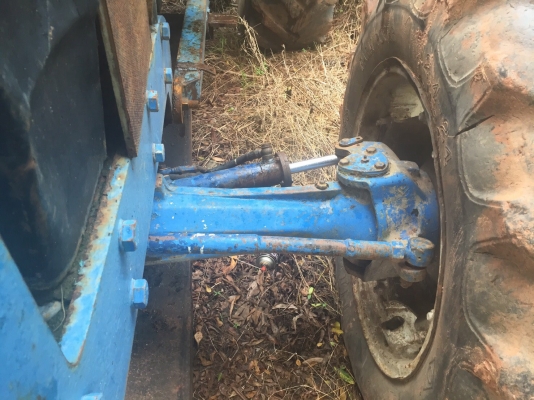 ขายรถไถ2เพลา FORD NEWHOLLAND 6640 สภาพพร้อมใช้งาน สนใจโทร 081-970-1072