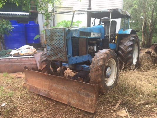 ขายรถไถ2เพลา FORD NEWHOLLAND 6640 สภาพพร้อมใช้งาน สนใจโทร 081-970-1072