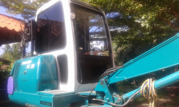 ขายแบคโฮ 20-7Eสวยมาก พร้อมตัวลาก และปิคอัพ ยกชุด