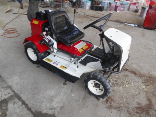 รถตัดหญ้า OREC RM82 11 แรง พร้อมใช้งาน รถตัดหญ้า OREC RM82 11 แรง พร้อมใช้งาน