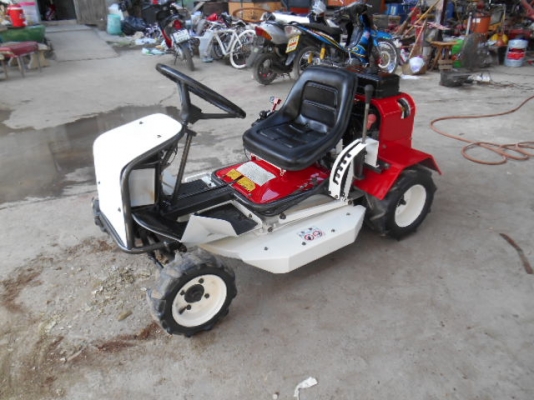 รถตัดหญ้า OREC RM82 11 แรง พร้อมใช้งาน