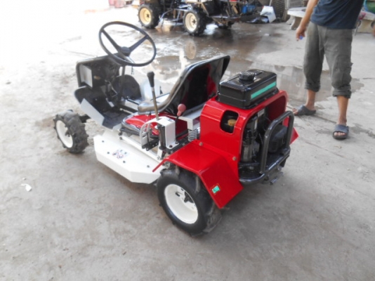 รถตัดหญ้า OREC RM82 11 แรง พร้อมใช้งาน รถตัดหญ้า OREC RM82 11 แรง พร้อมใช้งาน