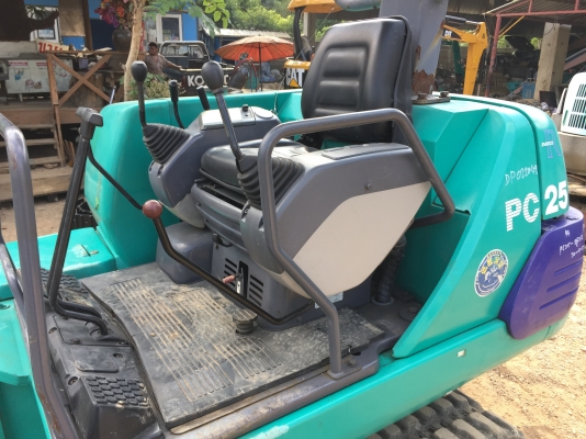 ขายรถขุดยอดนิยม KOMATSU PC25-7 รถนำเข้าจากญี่ปุ่น สภาพพร้อมใช้งาน ขายรถขุดยอดนิยม KOMATSU PC25-7 รถนำเข้าจากญี่ปุ่น สภาพพร้อมใช้งาน