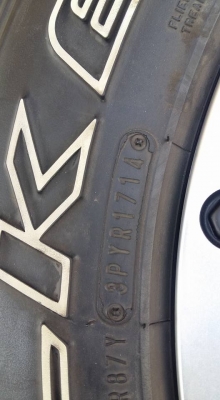 ขายล้อแม็กใหม่ yachiyoda xj-01 17"×9" สีดำขอบเงา พร้อมยาง\% ปี14 สนใจติดต่อ ก.เจริญการยาง 081-3747940 ขายล้อแม็กใหม่ yachiyoda xj-01 17"×9" สีดำขอบเงา พร้อมยาง\% ปี14 สนใจติดต่อ ก.เจริญการยาง 081-3747940