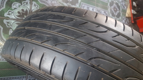 ขายล้อTOYOTA Altis2.0ขอบ16ยางปี15 4 ล้อ