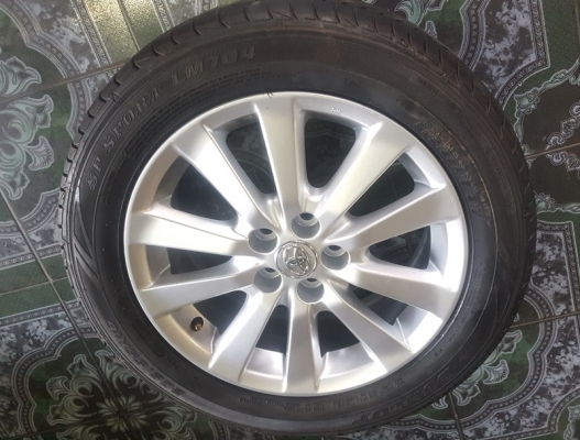 ขายล้อTOYOTA Altis2.0ขอบ16ยางปี15 4 ล้อ
