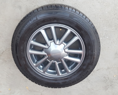 ขายล้อISUZU DMax 16สีกัลยางปี15 4 ล้อ