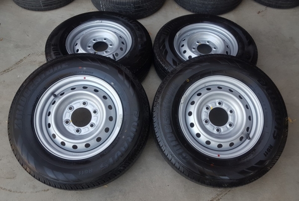 ขายล้อกะทะป้ายแดง15 6รูยาง195R15ปี16 4 ล้อ