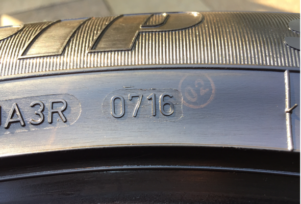 ยางติดรถป้ายแดง Ford Everest Goodyear EfficientGrip SUV 265 50 20 ปี16 ยางยังคมชัด วิ่งได้อีกหลายหมื่นโล ดอกเต็ม เนื้อนิ่มสุดๆ ไม่มีปะ ราคาเร้าใจ