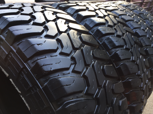 ยาง Mud Deestone 265 75 16 กลางปี12 ไม่มีปะ พร้อมใช้งาน ราคาไม่แพง ยาง Mud Deestone 265 75 16 กลางปี12 ไม่มีปะ พร้อมใช้งาน ราคาไม่แพง