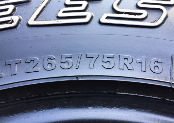 ยาง Mud Deestone 265 75 16 กลางปี12 ไม่มีปะ พร้อมใช้งาน ราคาไม่แพง ยาง Mud Deestone 265 75 16 กลางปี12 ไม่มีปะ พร้อมใช้งาน ราคาไม่แพง