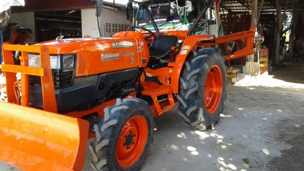 ลดราคาครับ 225,000 บาท คูโบต้า L4508 รถเก็บงานใหม่ พร้อมใช้ อุปกรณ์ ใบมีดดันหน้า ฝานพรวน 6 &times; 22 ตราช้าง รถใช้งานปกติครับ