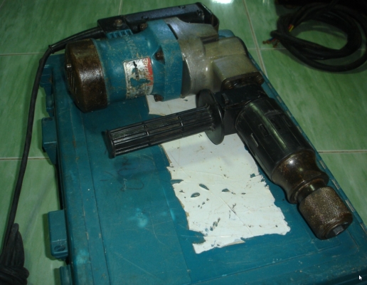 ขายเครื่องสกัดไฟฟ้า(แย็ก)ยี่ห้อmakitaรุ่นHM0810ของแท้(made in japan)พร้อมใช้งาน