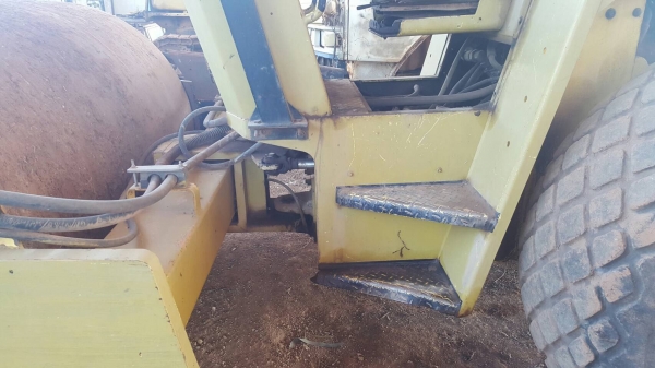 ขาย รถบดสั่นสะเทือน BOMAG BW 212D-2 4WD รถพร้อมใช้งาน เอกสารเล่มทะเบียนครบ ขาย รถบดสั่นสะเทือน BOMAG BW 212D-2 4WD รถพร้อมใช้งาน เอกสารเล่มทะเบียนครบ