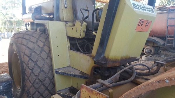 ขาย รถบดสั่นสะเทือน BOMAG BW 212D-2 4WD รถพร้อมใช้งาน เอกสารเล่มทะเบียนครบ ขาย รถบดสั่นสะเทือน BOMAG BW 212D-2 4WD รถพร้อมใช้งาน เอกสารเล่มทะเบียนครบ