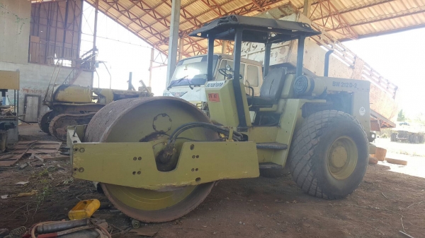 ขาย รถบดสั่นสะเทือน BOMAG BW 212D-2 4WD รถพร้อมใช้งาน เอกสารเล่มทะเบียนครบ ขาย รถบดสั่นสะเทือน BOMAG BW 212D-2 4WD รถพร้อมใช้งาน เอกสารเล่มทะเบียนครบ