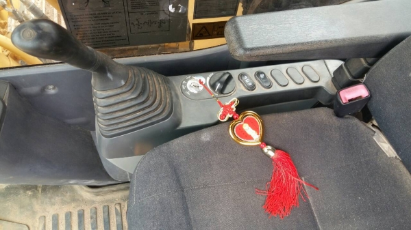 ขายรถแบคโฮ KOMATSU PC200-8 เอกสารเล่ม ไมล์ 2900 ชม.ราคา 2250000