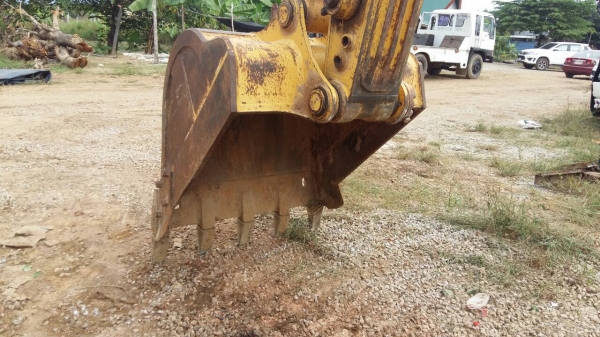 ขายรถแบคโฮ KOMATSU PC200-8 เอกสารเล่ม ไมล์ 2900 ชม.ราคา 2250000