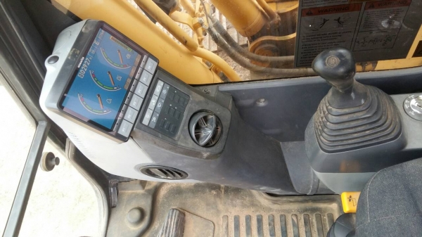 ขายรถแบคโฮ KOMATSU PC200-8 เอกสารเล่ม ไมล์ 2900 ชม.ราคา 2250000