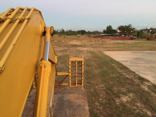 ขายPC200-6 KOMATSU ราคา 785.000บาท ไฟฟ้าครบ จอชั่วโมงไม่มี เครื่องดีปั้มแรง  ต่อรองได้สนใจลองขับ รถอยู่อ.พังโคน จ.สกลนครโทร0895770265 ติดถนนสายสกล-อุดร