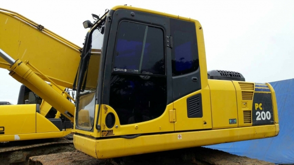 ขายรถแบคโฮ KOMATSU PC200-8 ไมล์ 17000 ใบแจ้งจำหน่าย ราคา 1200000