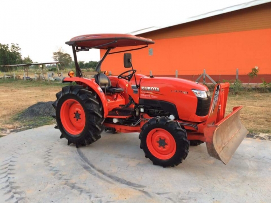 ขาย L4708 รถปี57 ใช้งาน 578 รถสวยการันตี รถพร้อมใช้งาน มาพร้อมผานหน้า+หลัง ราคา. 398000 พร้อมส่ง  สนใจ 084-5486359 สุชาติ  อ สนม จ สุรินทร์