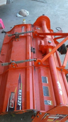 ขายรถไถ KUBOTA L4708 อุปกรณ์ครบ ดันหน้า ผานหลัง โรตารี่ ใช้งาน1154ชั่วโมง สภาพพร้อมใช้งาน ราคา420,000 สนใจโทร 090-8588220คุณนะ 093-3258446คุณบิว หรือเข้าดูสินค้าอื่นๆได้ที่ www.narong2truck.com หรือ www.truck.in.th/498 หรือเพจFacebook ณรงค์ ซื้อขายรถมือสอ