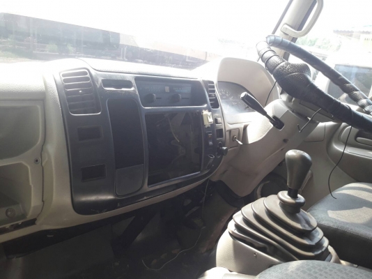 6 ล้อ HINO ดูโถร์  กระบะพื้นเรียบ 110 แรงม้า รถปี 48 รถอยู่ที่หาดใหญ่ครับ