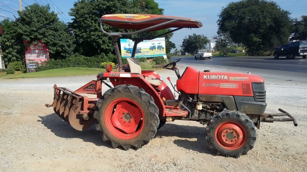 รถไถ Kobuta L2802 4WD 28แรงม้า 2 เพลา + ผาน 5 ใช้งานได้ครับผม รถอยู่ปากช่องครับ