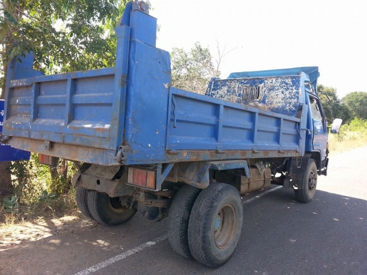 ขายรถดั้มไดน่า3ใบปัด วางเครื่อง120ฝาขาว เฟืองท้ายใหญ่ ล่งเล่มแล้ว เอกสารเล่มทะเบียนพร้อมโอน ราคา250,000 สนใจโทร 090-8588220คุณนะ 093-3258446คุณบิว หรือเข้าดูสินค้าอื่นๆได้ที่ www.narong2truck.com หรือ www.truck.in.th/498 หรือเพจFacebook ณรงค์ ซื้อขายรถมือ