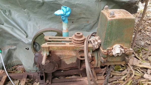 ปั้มน้ำเก่า