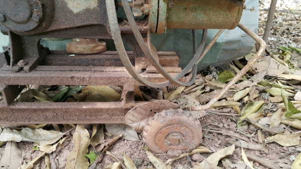 ปั้มน้ำเก่า ปั้มน้ำเก่า