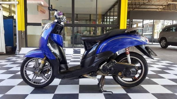 YAMAHA FINO รุ่นเกย์แยก ท่อสวิงอาร์ม ตัว TOP ล้อแม็ก ฟรีค่าโอน