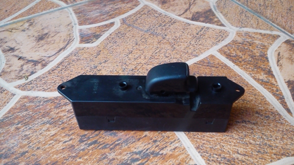 สวิทช์ กดขึ้น ลง กระจกไฟฟ้า Mitsubishi CK2 สวิทช์ กดขึ้น ลง กระจกไฟฟ้า Mitsubishi CK2