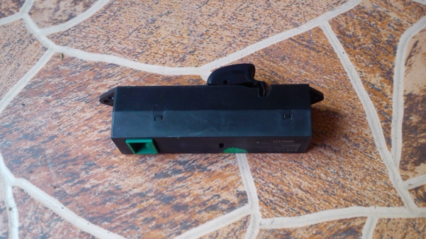 สวิทช์ กดขึ้น ลง กระจกไฟฟ้า Mitsubishi CK2 สวิทช์ กดขึ้น ลง กระจกไฟฟ้า Mitsubishi CK2