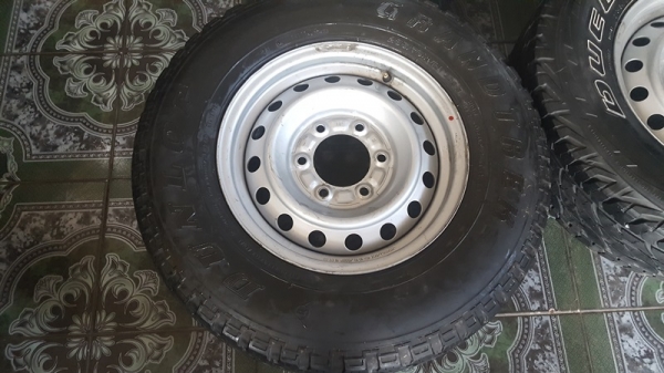 ล้อกะทะ15 6รู พร้อมยาง235/70/15  4 ล้อ