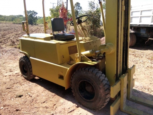 ขายครับ รถฟอร์คคลิฟค์ 3 ตันสภาพพร้อมไช้ ขายครับ รถฟอร์คคลิฟค์ 3 ตันสภาพพร้อมไช้