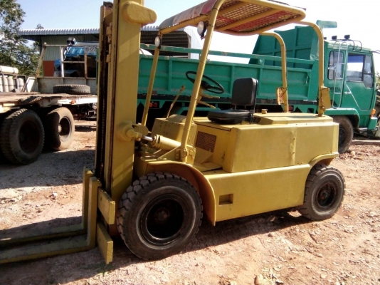 ขายครับ รถฟอร์คคลิฟค์ 3 ตันสภาพพร้อมไช้ ขายครับ รถฟอร์คคลิฟค์ 3 ตันสภาพพร้อมไช้