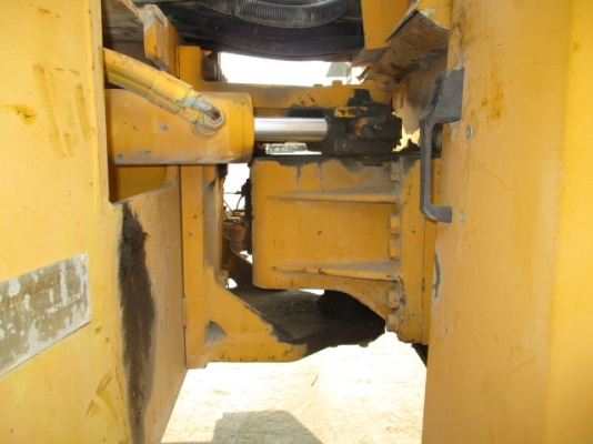 ขายครับ บด10ตัน สั่นสะเืทือน CC522 ไม่แพงครับ