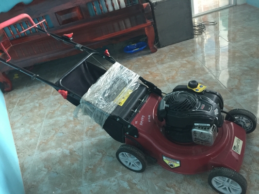 ขายเครื่องตัหญ้าพร้อมใช้